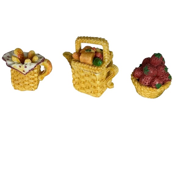 Miniature Tea Set Vintage Fruit Basket Picnic Blanket Tray Dish Dollhouse 1994 - Picture 5 of 16